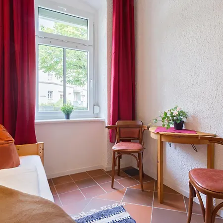 Gaestezimmer I Einzelzimmer Mit Gemeinschaftsbad Und Gemeinschaftskueche Accommodatie bij particulieren