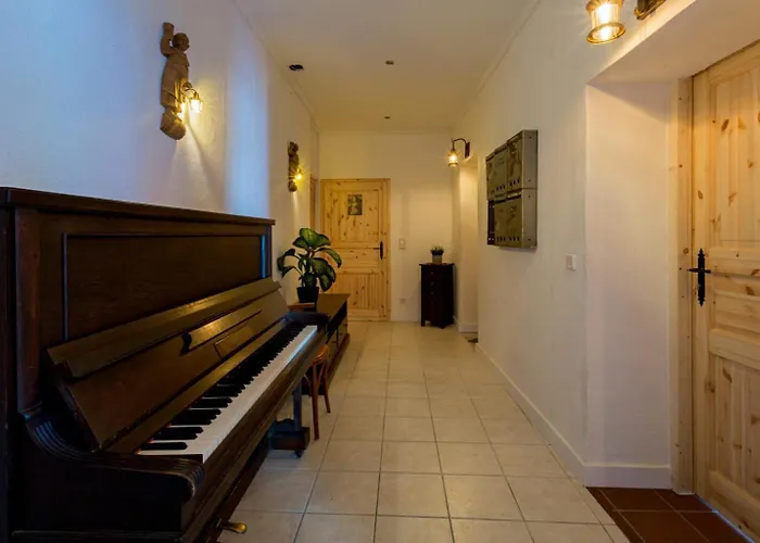 Gaestezimmer I Einzelzimmer Mit Gemeinschaftsbad Und Gemeinschaftskueche *